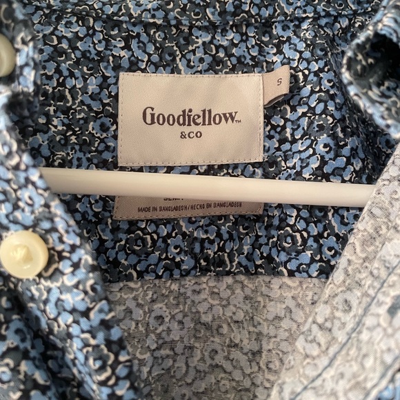 Men's Blue Floral Print Collar Short Sleeve Button Down Shirt - Picture 4 of 5